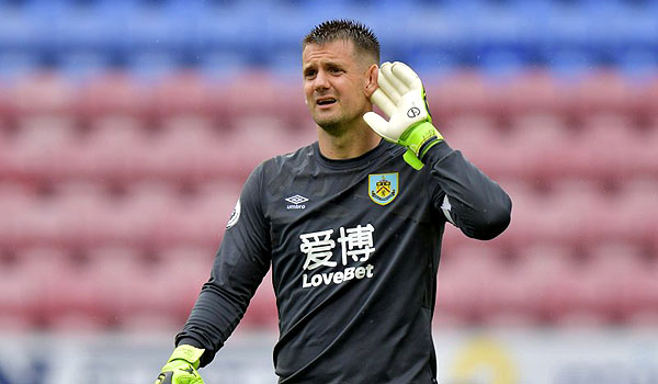 aston-villa-rekrut-tom-heaton-dari-burnley