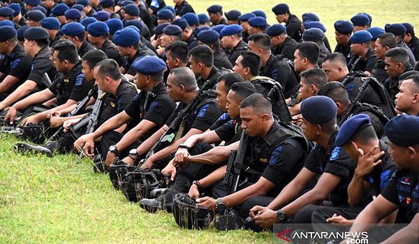 polda-papua-barat-geser-381-personel-brimob-ke-nabire