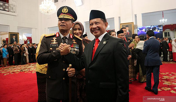 pesan-tito-untuk-idham-aziz-setelah-dilantik-sebagai-kapolri