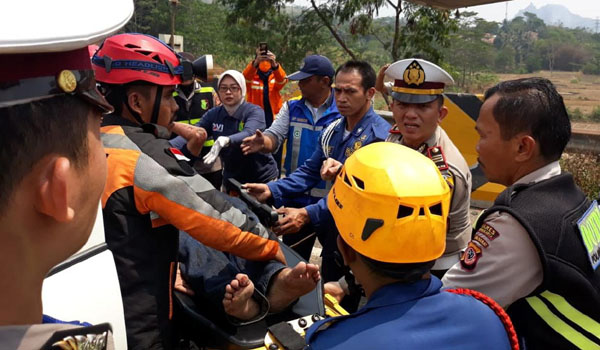 enam-korban-tewas-kecelakaan-di-cipularang-belum-teridentifikasi