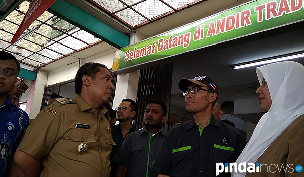 yana-monitoring-langsung-pengamanan-aset-pasar-andir