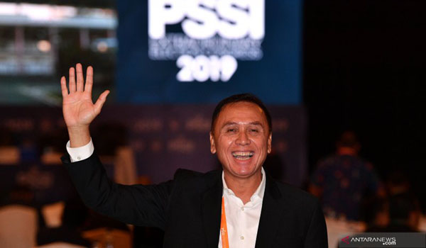 raih-suara-mayoritas-iwan-bule-terpilih-jadi-ketum-pssi