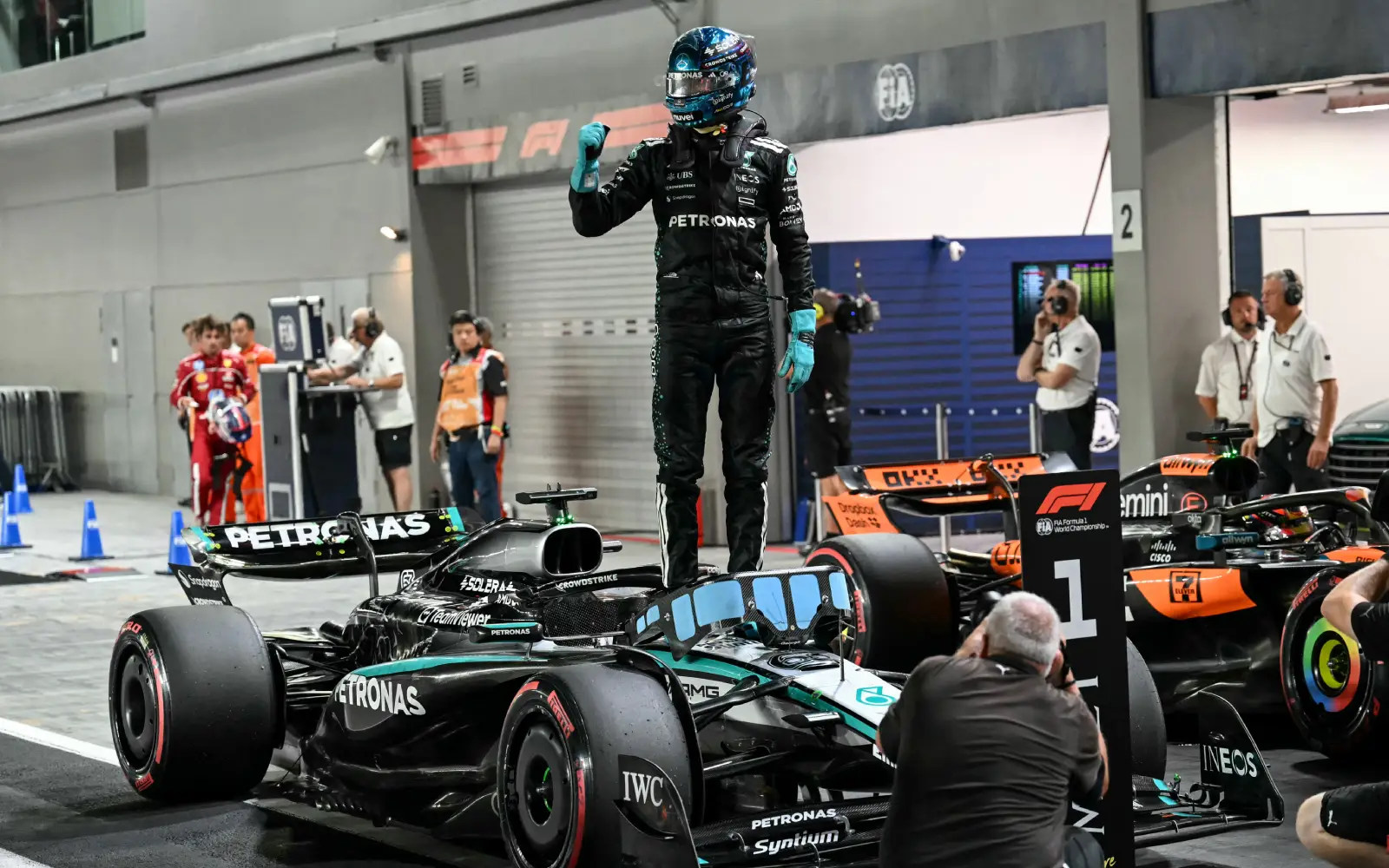 george-russell-tercepat-di-kualifikasi-gp-singapura-2025