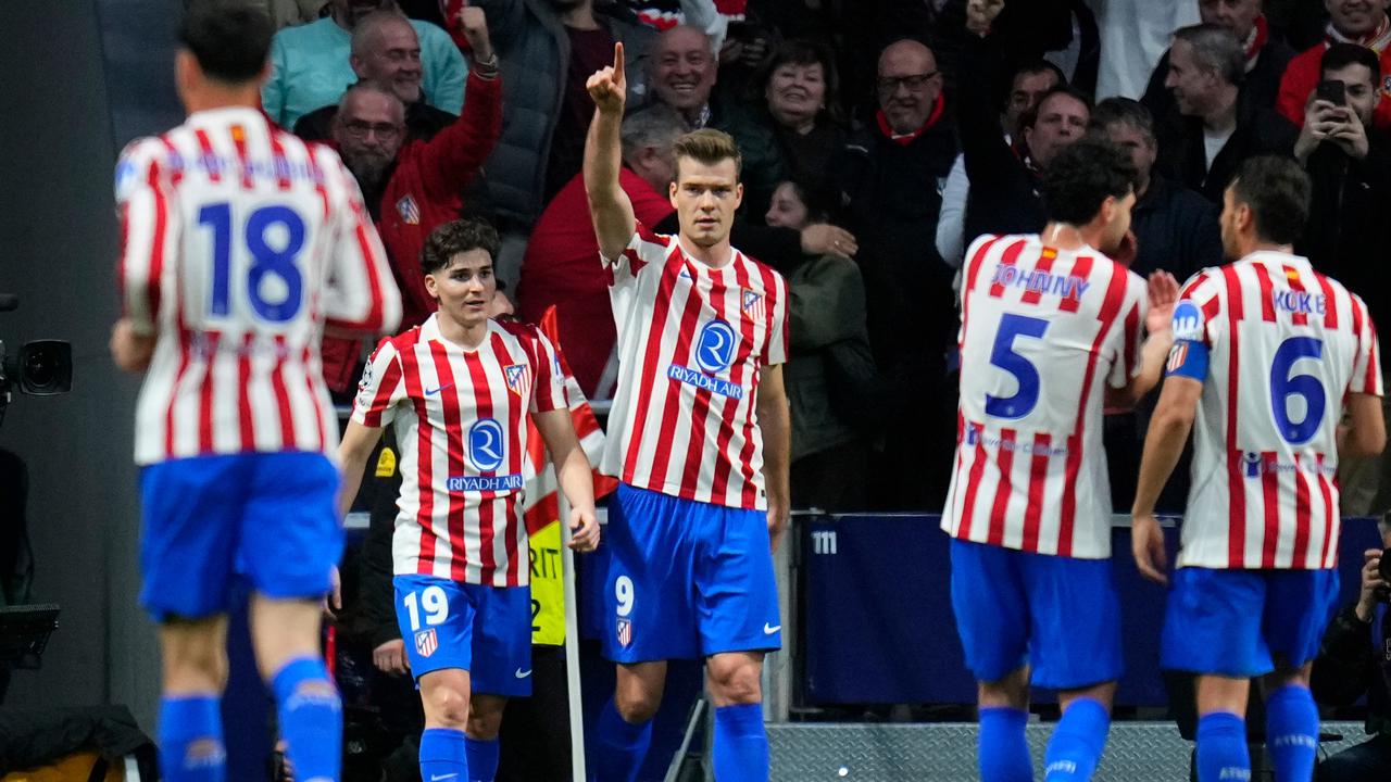 sorloth-hattrick-atletico-lolos-ke-16-besar