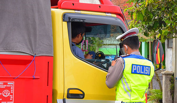 pengawasan-di-titik-penyekatan-seluruh-jabar-ditingkatkan