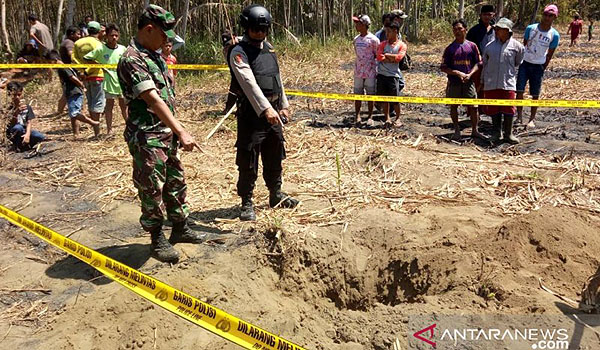 bom-milik-tni-au-jatuh-di-perkebunan-milik-warga