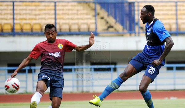 persib-tekuk-klub-liga-2-pskc-wander-luiz-borong-2-gol