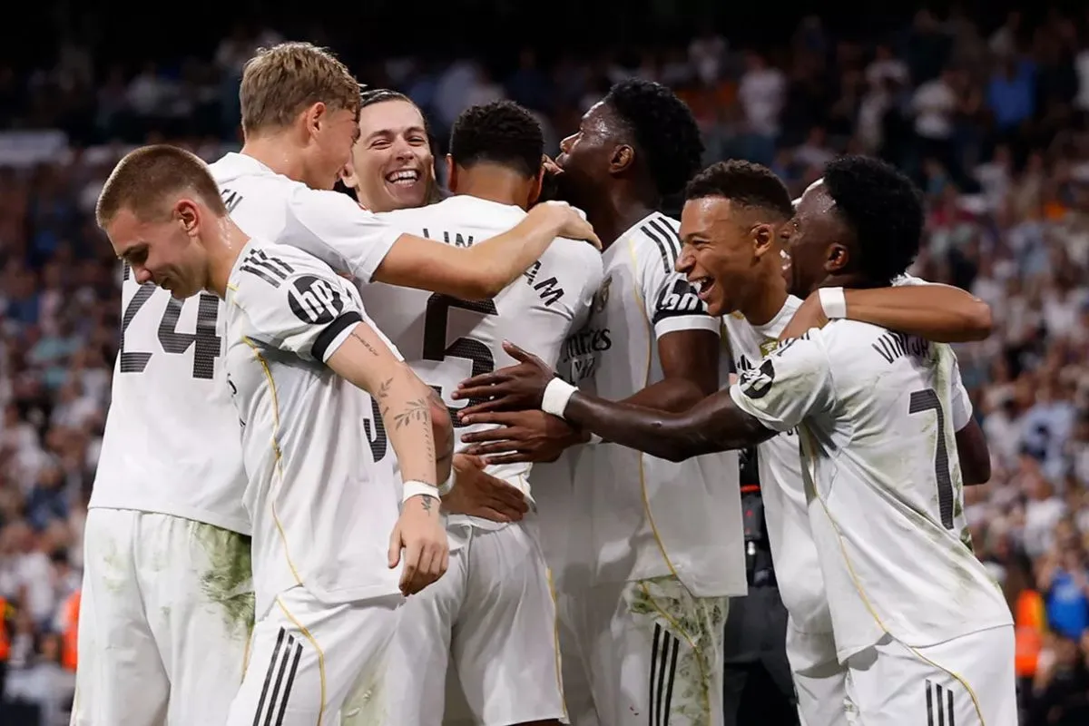 real-madrid-kembali-ke-puncak-klasemen-usai-kalahkan-villareal