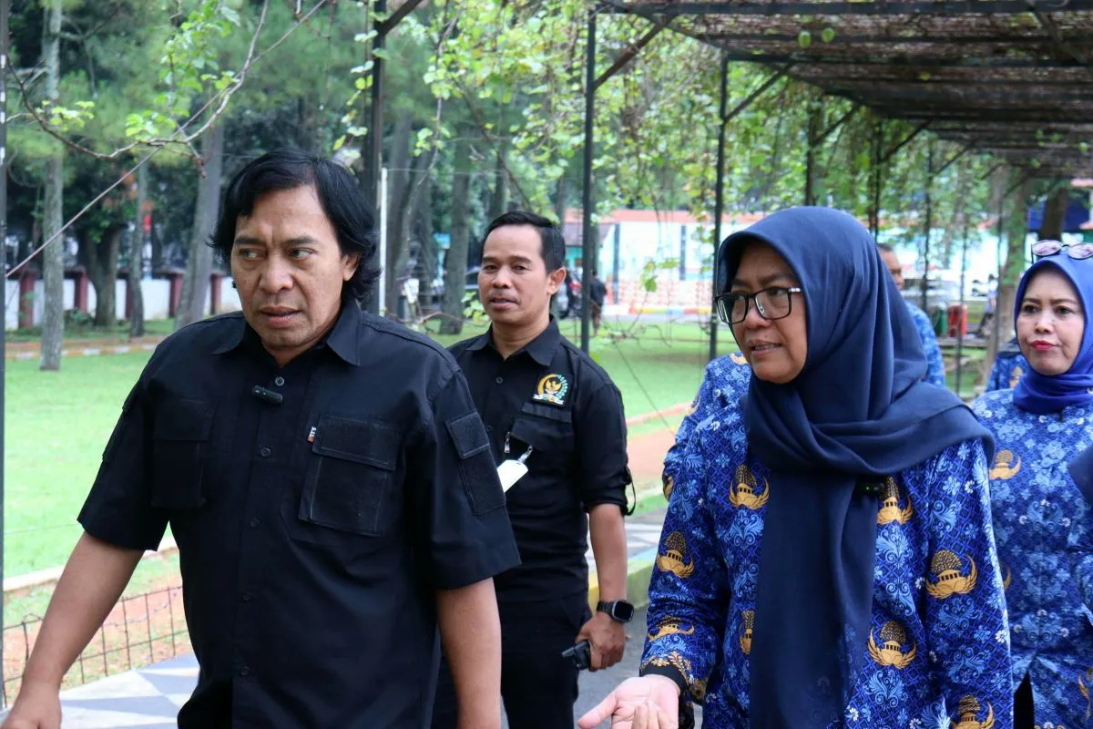 komeng-kunjungi-sentra-kemensos-tinjau-persiapan-sekolah-rakyat