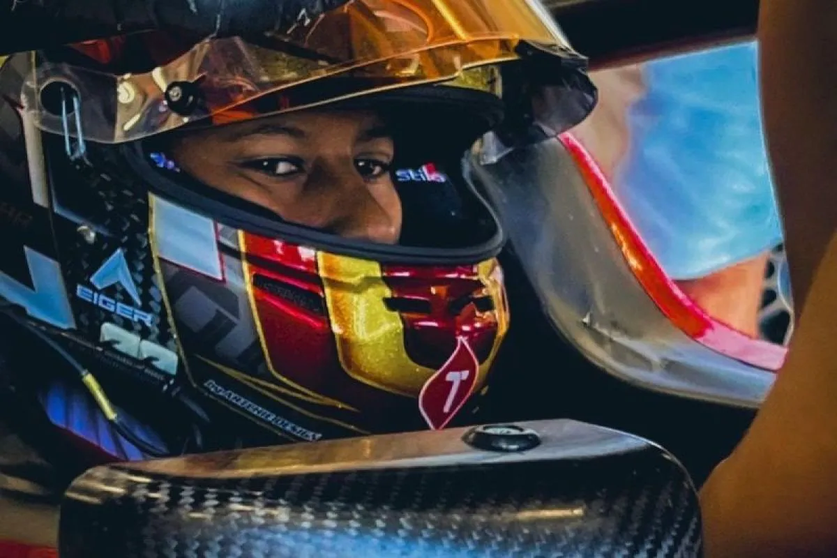 qarrar-firhand-jalani-tes-perdana-mobil-formula-4