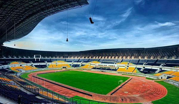 wakil-wali-kota-bandung-minta-persib-sayangi-stadion-gbla