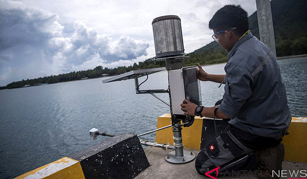 bmkg-sebut-erupsi-anak-krakatau-tak-berpotensi-tsunami