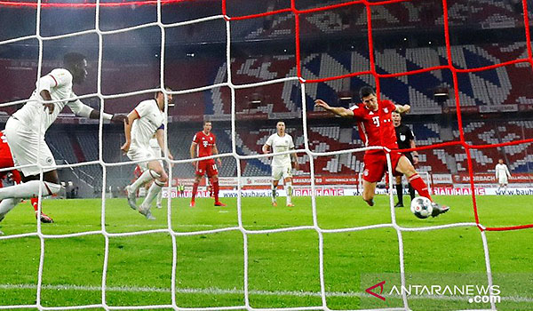 lewandowski-cetak-gol-penentu-langkah-bayern-ke-final-dfb-pokal