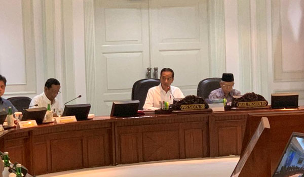 presiden-jokowi-minta-mendagri-tata-hubungan-pusat-dengan-daerah