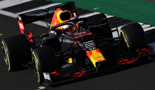 verstappen-geber-mobil-baru-red-bull-di-sirkuit-silverstone