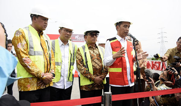 ridwan-kamil-dampingi-presiden-resmikan-tol-japek-ii-elevated