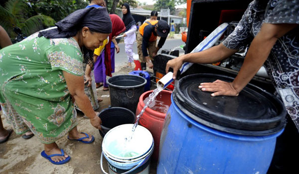 pemerintah-daerah-didesak-suplai-air-bersih-ke-wilayah-kekeringan