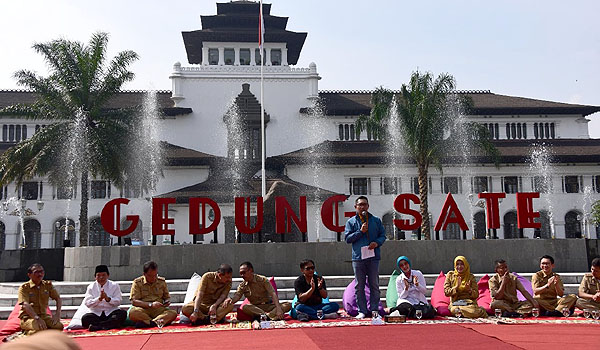 lima-kota-kabupaten-di-jabar-raih-penghargaan