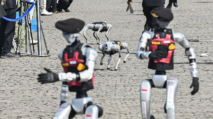 kapolri-ungkap-pengadaan-robot-untuk-adaptasi-modernisasi