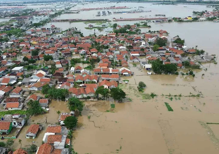 bekasi-karawang-dikepung-banjir-21260-kk-terdampak