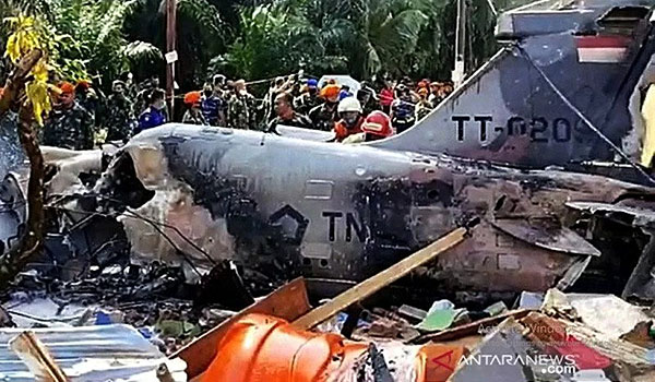 begini-cerita-warga-selamatkan-pilot-pesawat-jatuh-di-riau