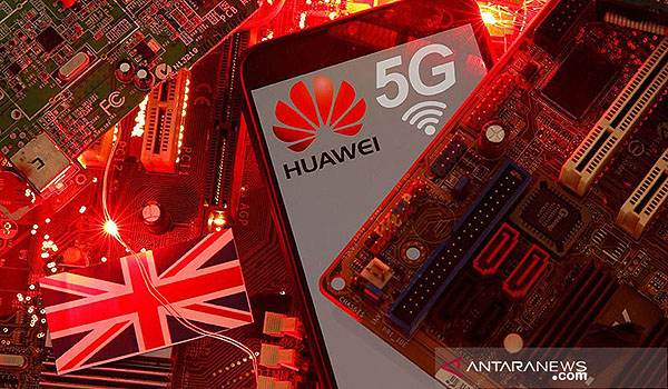 trump-klaim-berandil-atas-dilarangnya-huawei-beroperasi-di-inggris