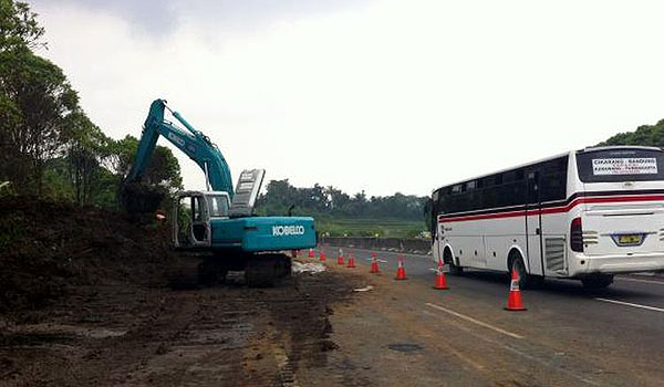 pengendara-menuju-jakarta-diimbau-hindari-tol-cipularang