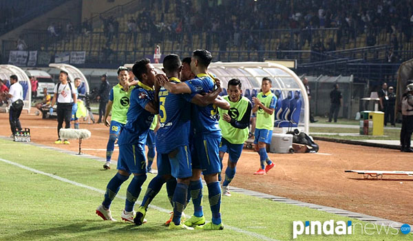 pelatih-persib-puas-sekaligus-kecewa