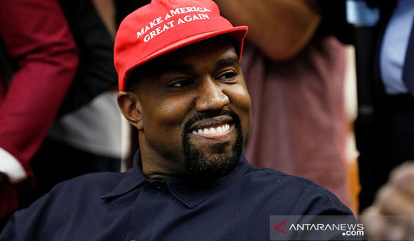 rapper-kanye-west-keluar-dari-pencalonan-presiden-as