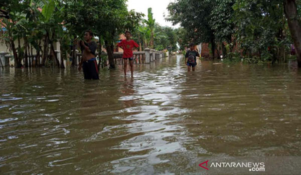 diguyur-hujan-kemarin-sore-tiga-desa-di-bandung-barat-terendam-banjir