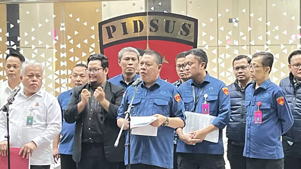 kejagung-tetapkan-8-tersangka-baru-termasuk-riza-chalid