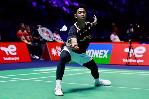 debut-manis-alwi-farhan-di-kejuaraan-dunia-bwf-2025