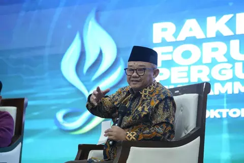 kemendikdasmen-siapkan-beasiswa-untuk-150-ribu-guru-nongelar-di-2026