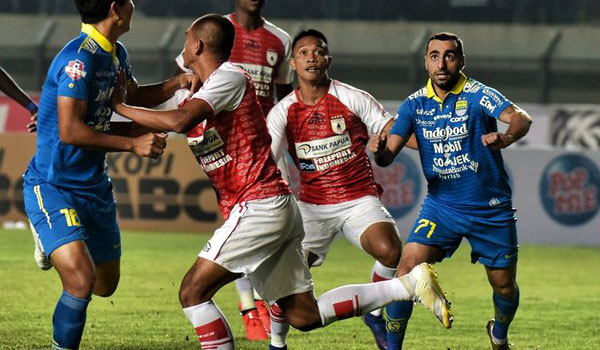 persipura-vs-persib-digelar-di-sidoarjo-tanpa-penonton