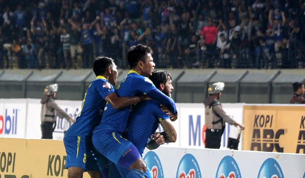 persib-harus-puas-berbagi-poin-dengan-tira-persikabo