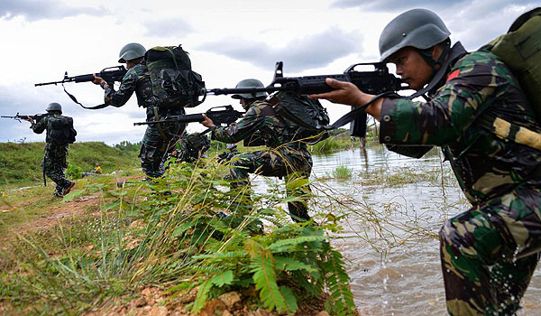 petugas-gabungan-tni-polri-tembak-mati-kksb-di-intan-jaya