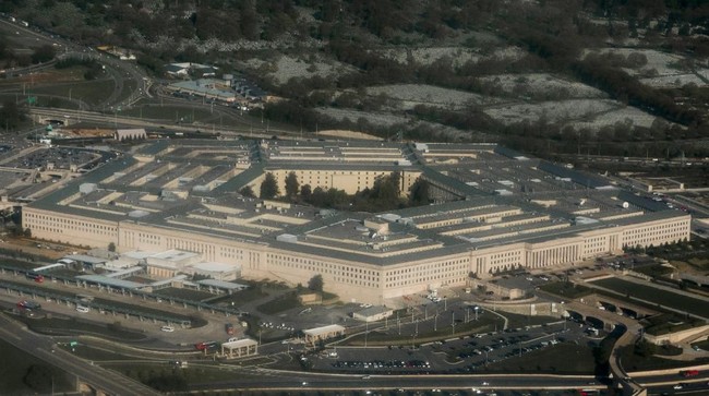 trump-perintahkan-pentagon-pecat-para-jenderal-demi-efisiensi