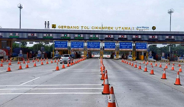 tiga-hari-terakhir-214-ribu-kendaraan-keluar-jakarta-melalui-tol