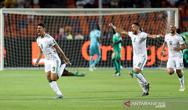 video-gol-cepat-bounedjah-bawa-aljazair-jadi-raja-afrika