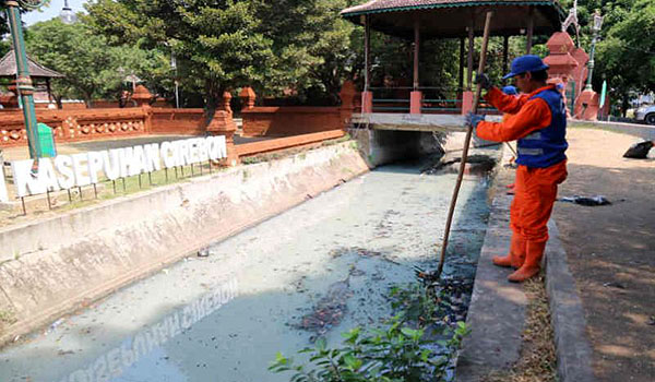 viral-foto-tumpukan-sampah-di-keraton-kasepuhan-cirebon