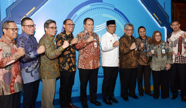 ridwan-kamil-dorong-bank-bjb-terus-berinovasi