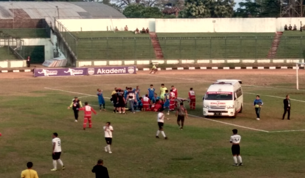 kepanikan-terjadi-di-laga-blitar-bandung-united-vs-babel-united