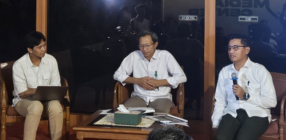 kemenhut-tindak-tegas-pembalakan-dan-perdagangan-satwa-liar