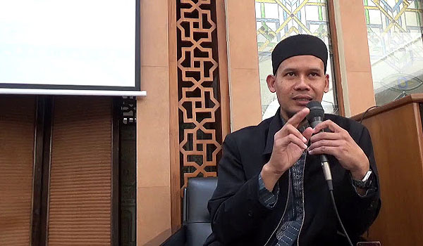 penahanan-ustaz-rahmat-baequni-ditangguhkan