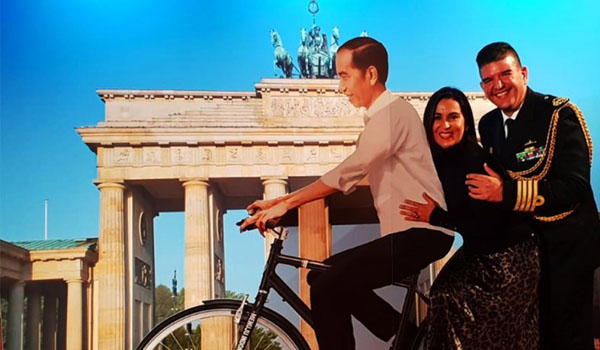 ada-sepeda-jokowi-brandenbuger-tor-berlin