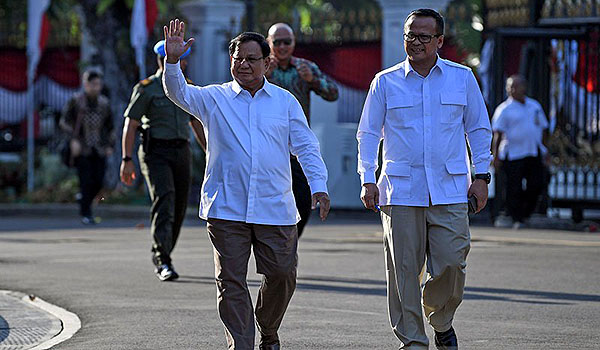 pks-tak-masalah-presiden-undang-prabowo-ke-istana