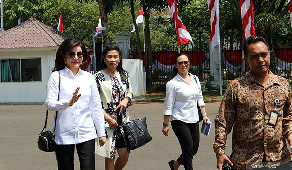 datang-ke-istana-kepresidenan-tetty-paruntu-tak-bertemu-jokowi