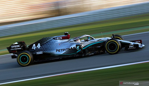 mercedes-tercepat-pada-pekan-pertama-tes-pramusim-di-barcelona