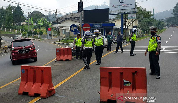 20-pemudik-gagal-pulang-kampung-saat-masuk-check-point-tol-cikarang