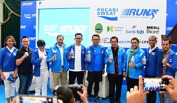 gedung-sate-jadi-garis-start-pocari-sweat-run-bandung-2019